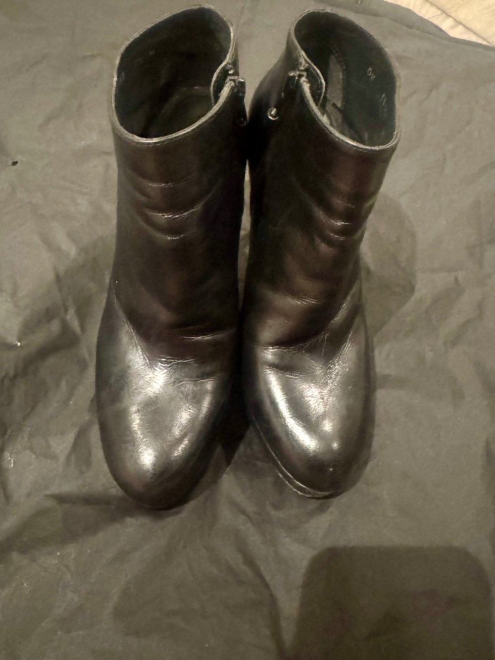Stuart Weitzman black leather boots size 7.5 in black